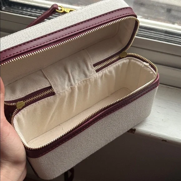 Elegant Cream and Red Women's Handbag - Picture 5 of 5